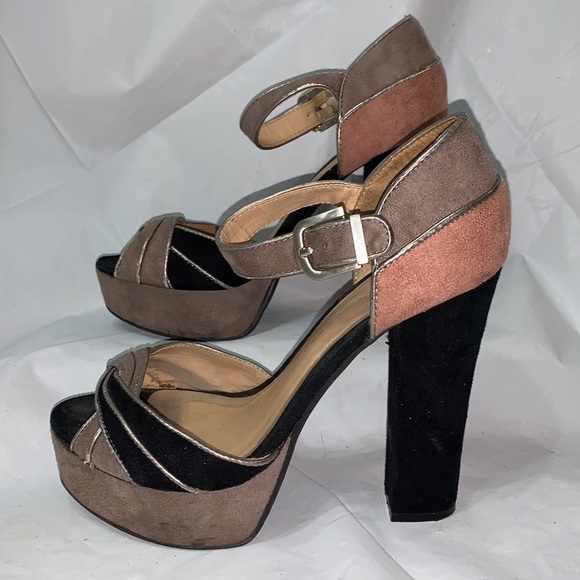 LAUREN Conrad WMS Gray, Pink and Black Peep Toe Heel with front strap Size 8.5M - Picture 6 of 10